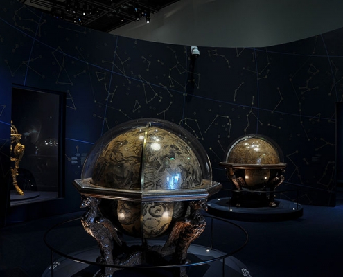 Museum fit-out for 'Globes, Visions of the world' exhibition in the Louvre Abu Dhabi - by Hypsos ME